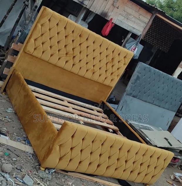 Mustard Tufted 5 X 6 Luxury Bed