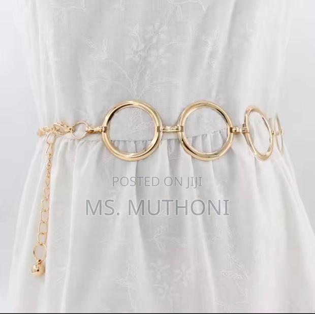 Women's Gold-Colored Circle Link Metal Waist Chain Belt