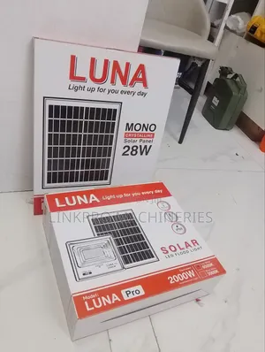2000 Watts Luna Solar Floodlight