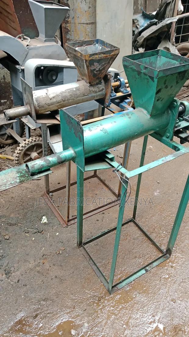 Manual Charcoal Briquette Machine - thumbnail 2