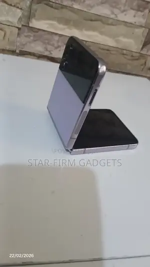 Samsung Galaxy Z Flip4 128 GB Purple