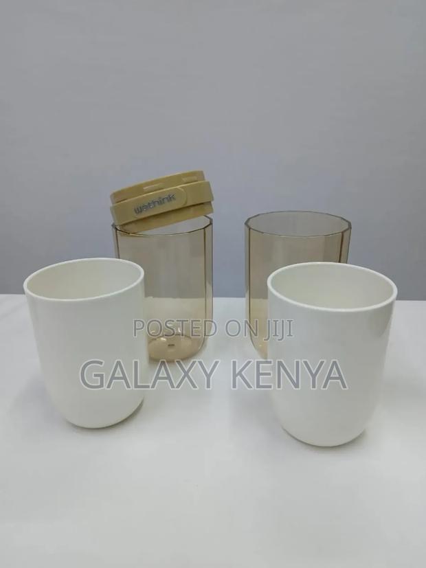 Bigger Portable Travel Toothbrush Holder With 4 Cups - thumbnail 9