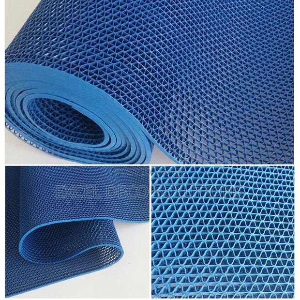 High-Grip S Mat – Protect Against Slippery Tiles - main view