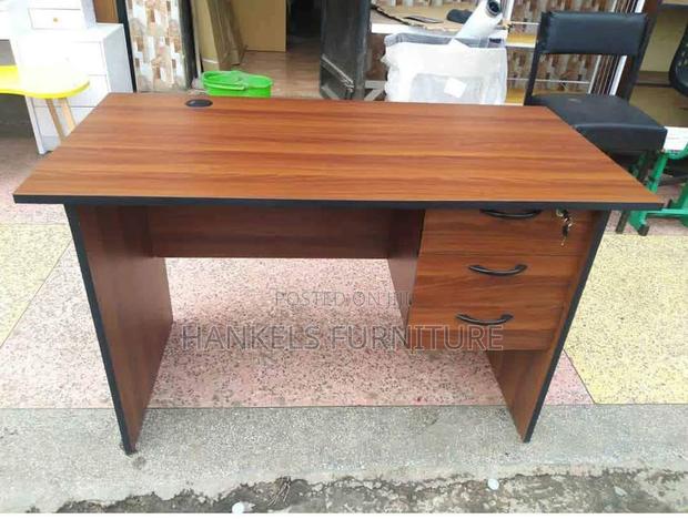 Buy Office Desks Online – Stylish Functional Designs