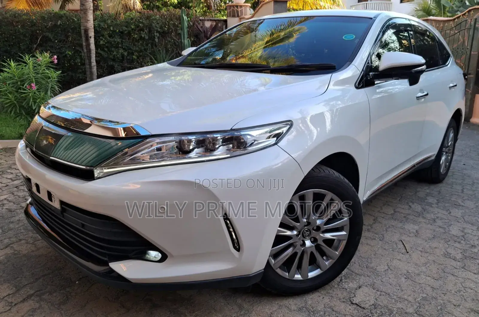 Toyota Harrier 2.0 2018 White