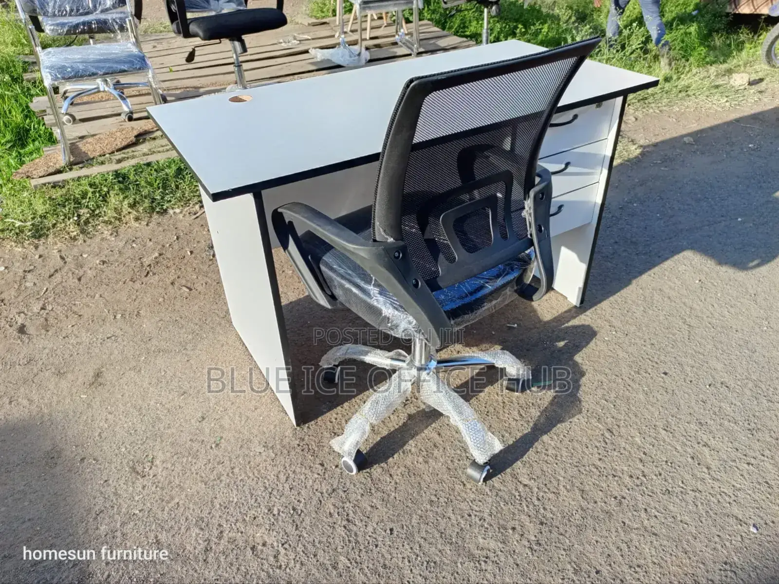 White Office Desk With Adjustable Mesh Chair