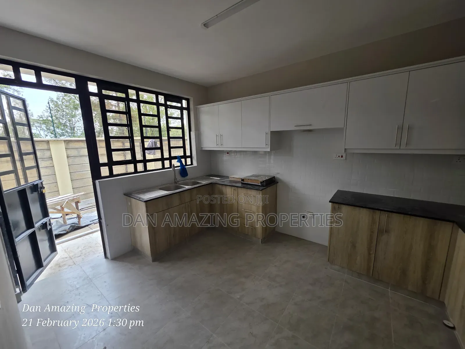 3bdrm Townhouse/Terrace in Roimen, Matasia for sale
