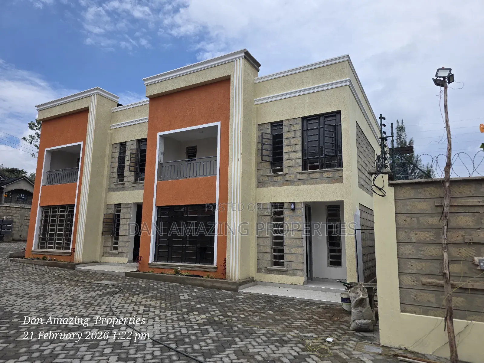 3bdrm Townhouse/Terrace in Roimen, Matasia for sale