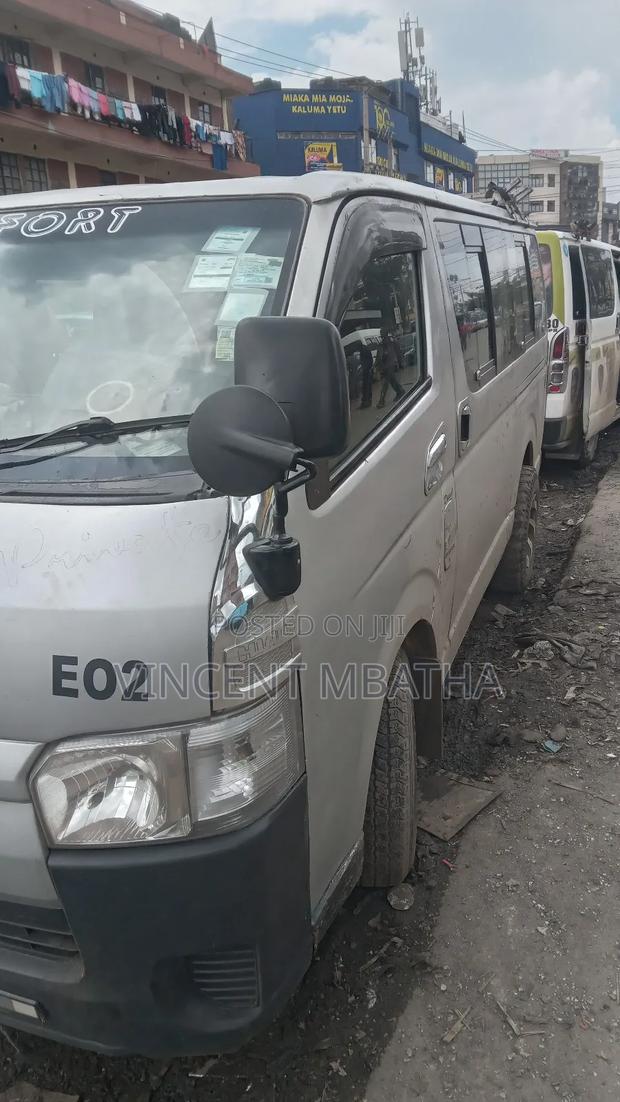 Toyota HiAce 2012 Grey - thumbnail 6