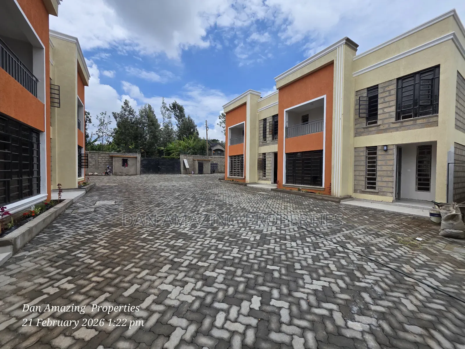 3bdrm Townhouse/Terrace in Roimen, Matasia for sale