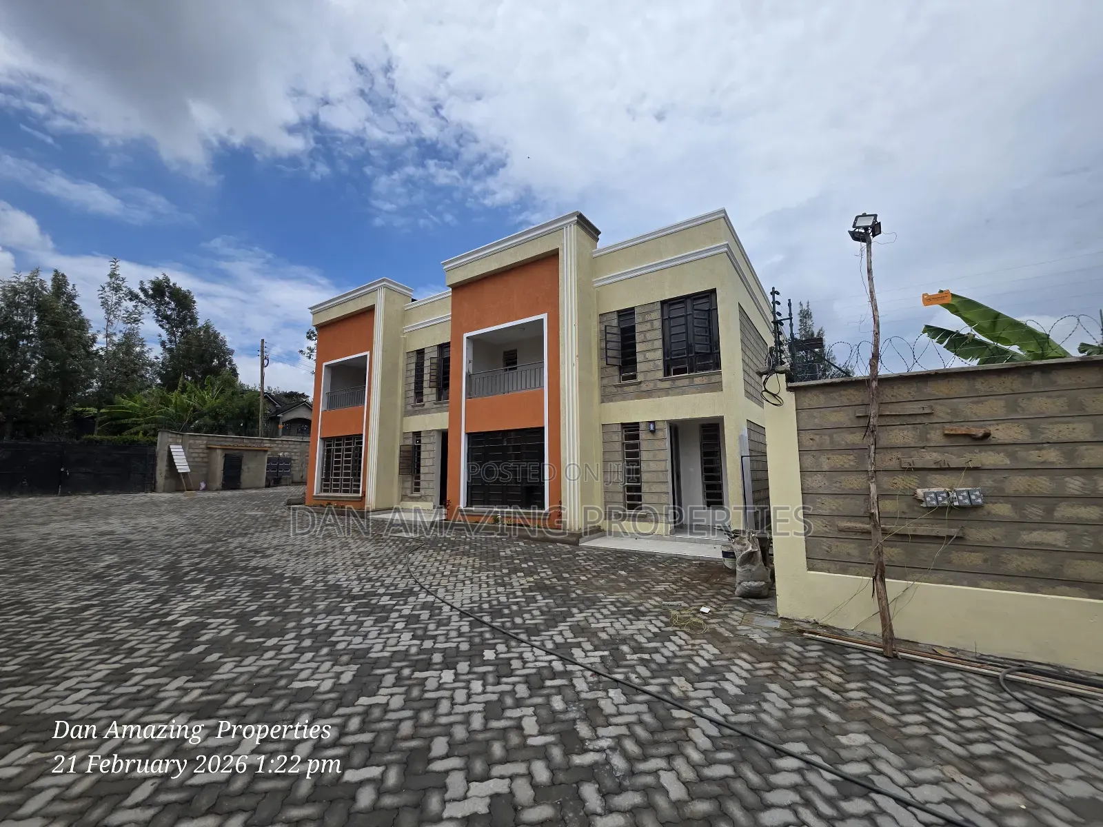 3bdrm Townhouse/Terrace in Roimen, Matasia for sale