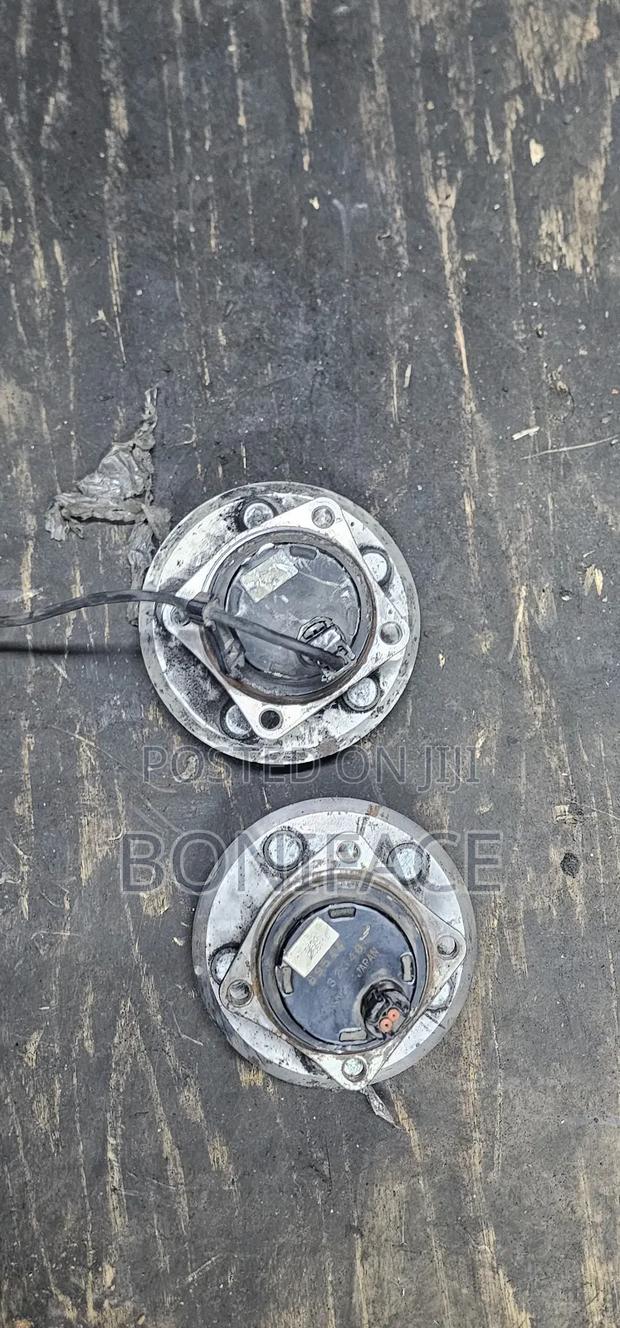 Toyota Wish Rear Hub in Good Condition