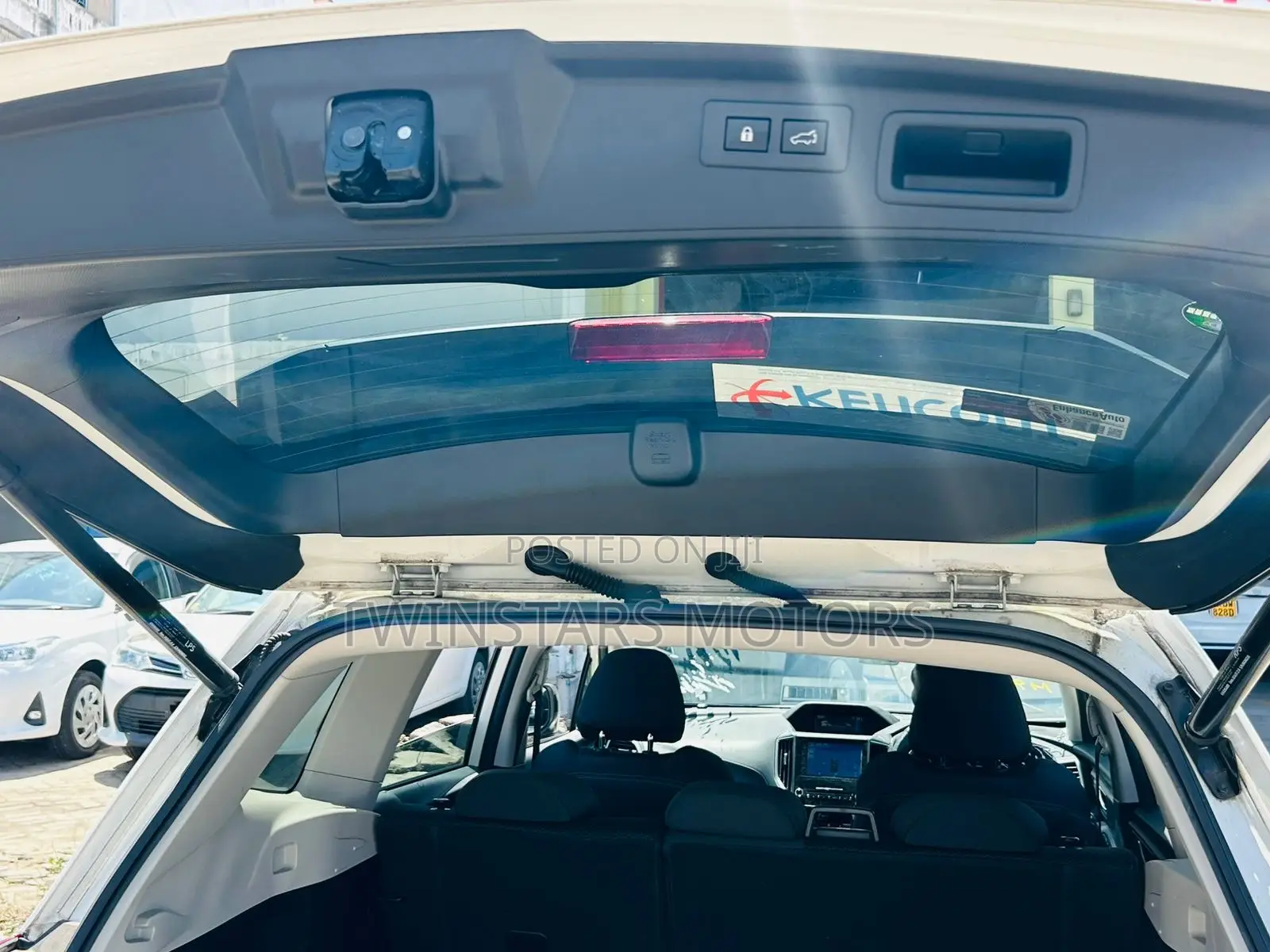 Subaru Forester Premium AWD 2019 White