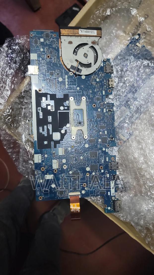 Dell Laritude 7450 Motherboard - main view