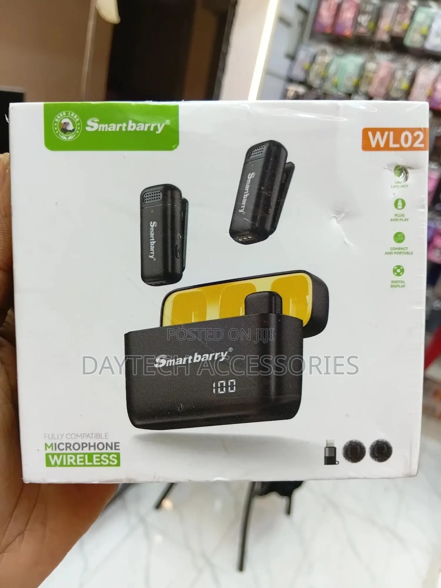 The Smartbarry Wl02 Is a Dual Wireless Lavalier Microphone.