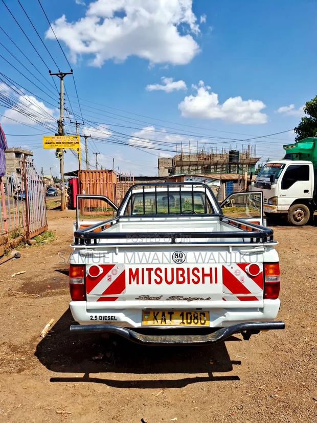 Mitsubishi L300 1980 White - thumbnail 2