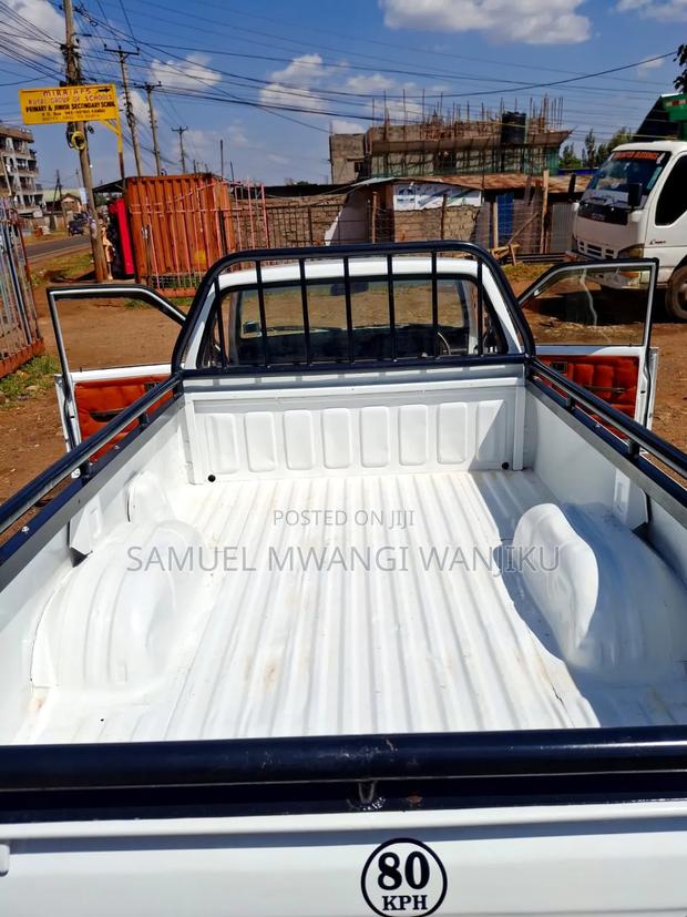 Mitsubishi L300 1980 White - thumbnail 5