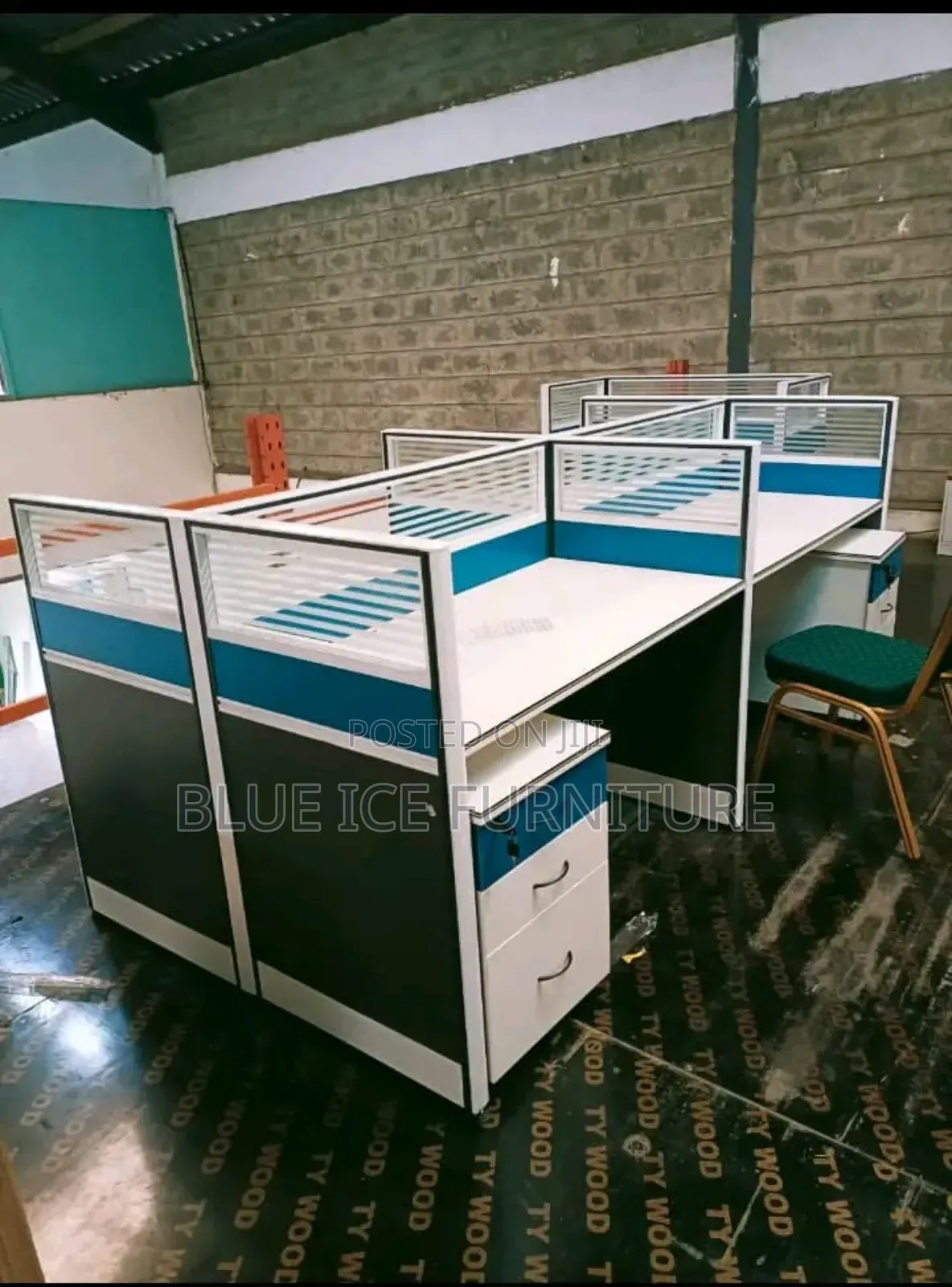 Modern Staff Working Station