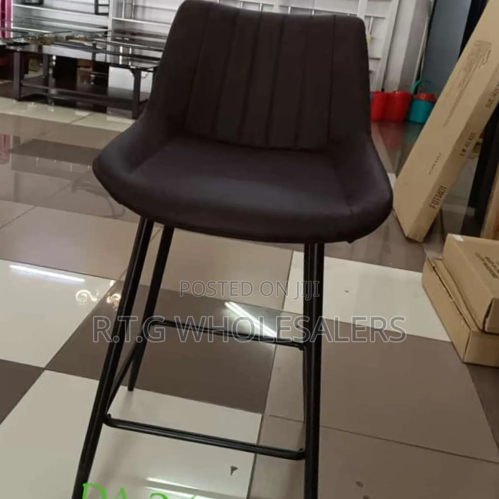 Executive Adjustable Bar Stool – Modern Comfortable