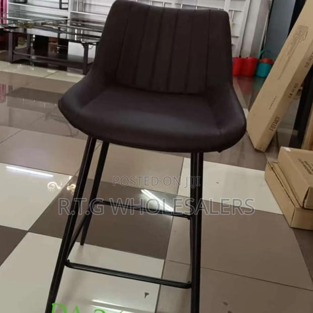 Executive Adjustable Bar Stool – Modern Comfortable