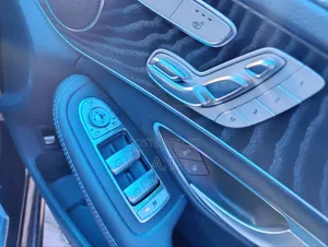 Mercedes-Benz C200 2018 Blue