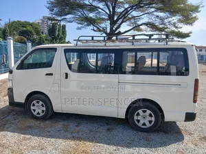 Toyota HiAce 2014 White