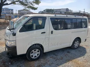 Toyota HiAce 2014 White