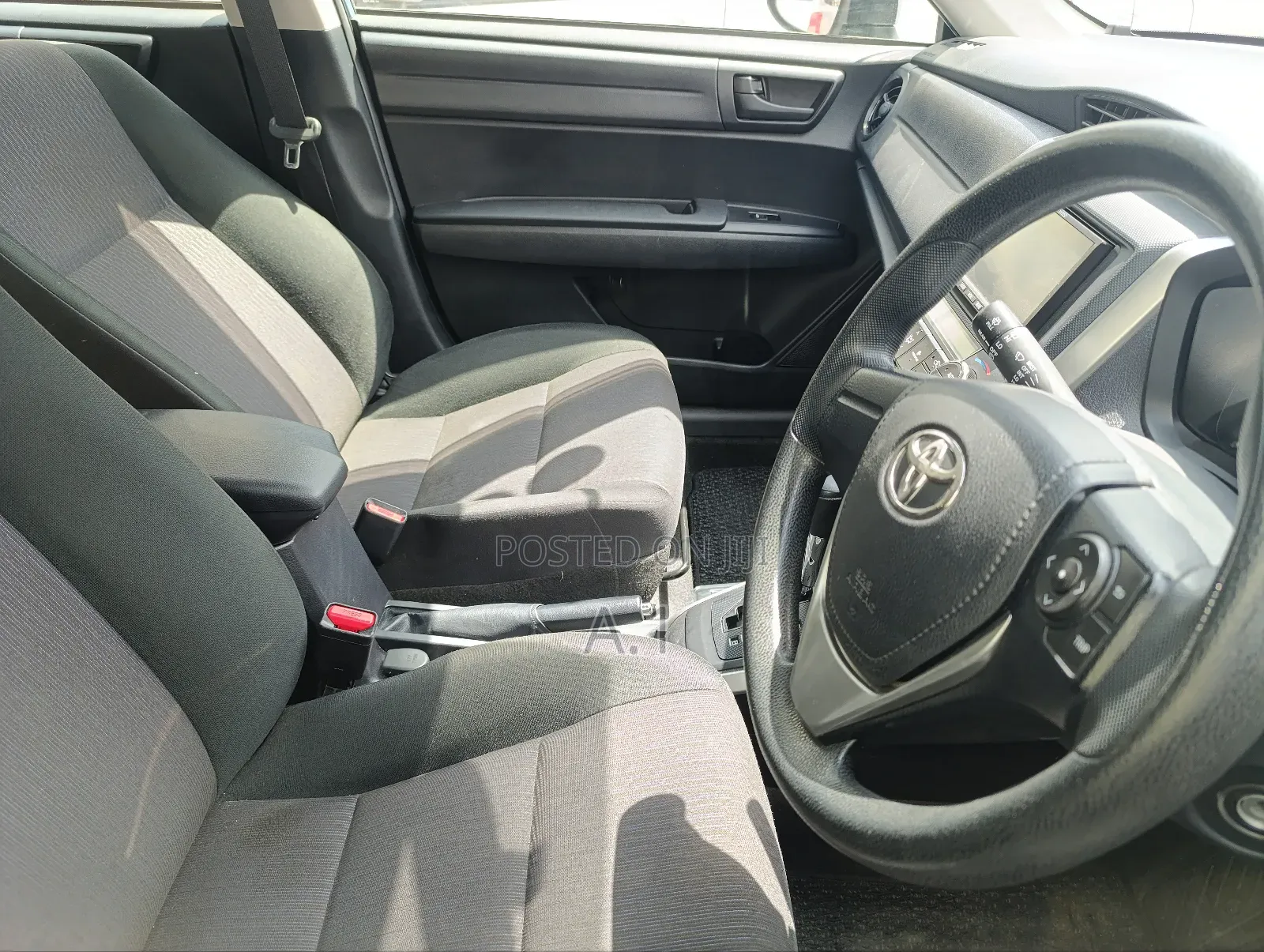 Toyota Corolla Fielder 1.5 Hybrid FWD 2018 Blue
