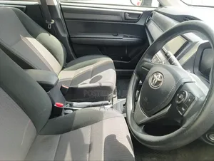 Toyota Corolla Fielder 1.5 Hybrid FWD 2018 Blue