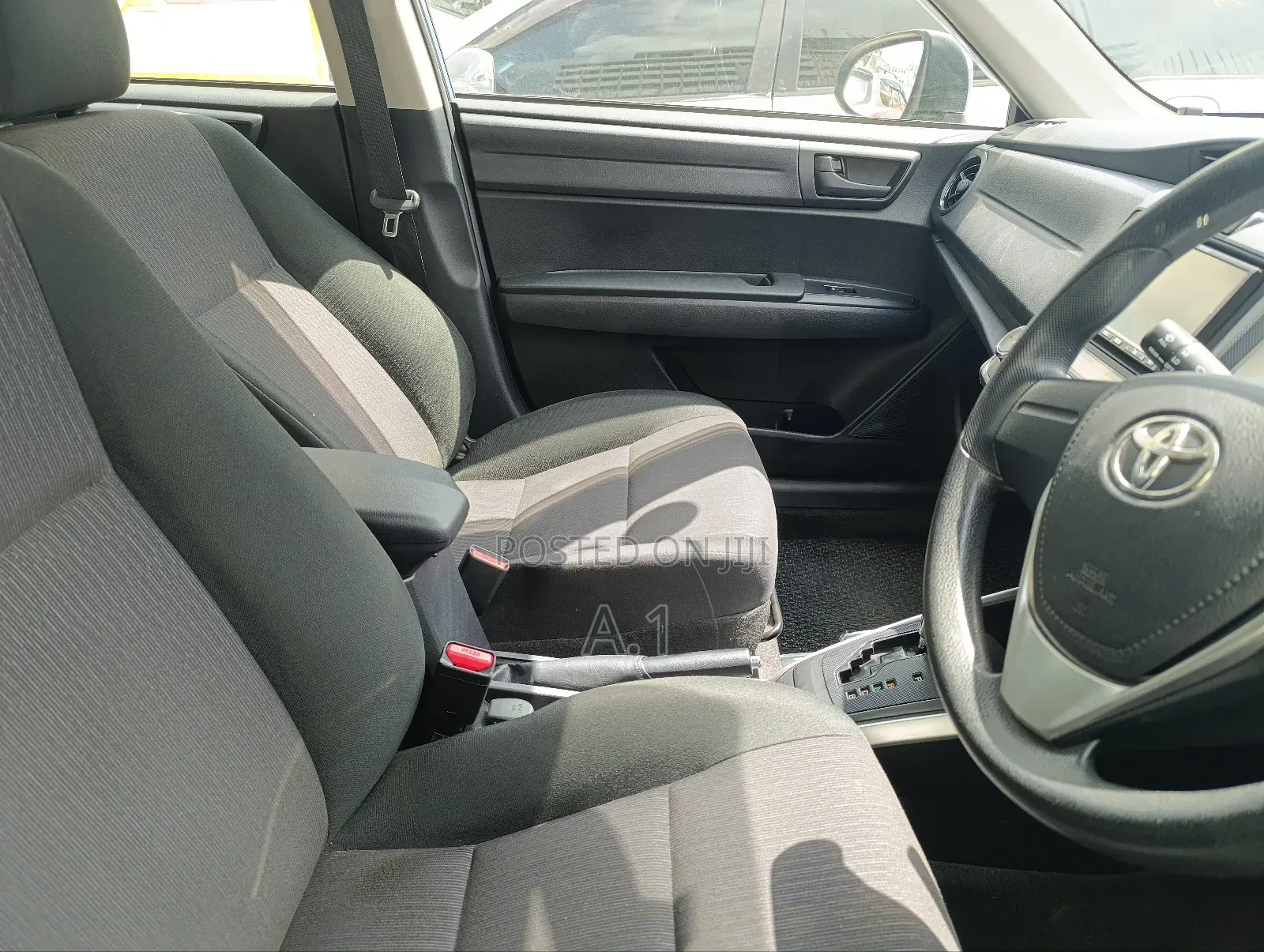 Toyota Corolla Fielder 1.5 Hybrid FWD 2018 Blue