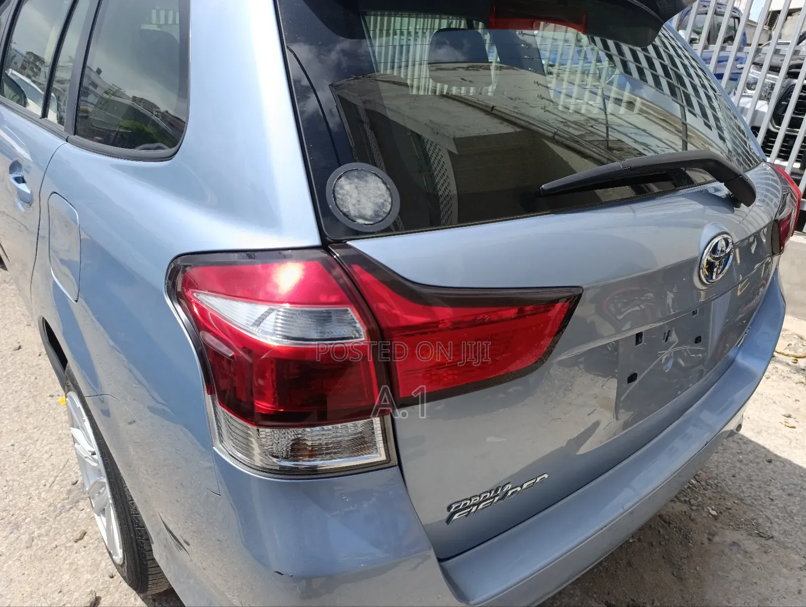 Toyota Corolla Fielder 1.5 Hybrid FWD 2018 Blue