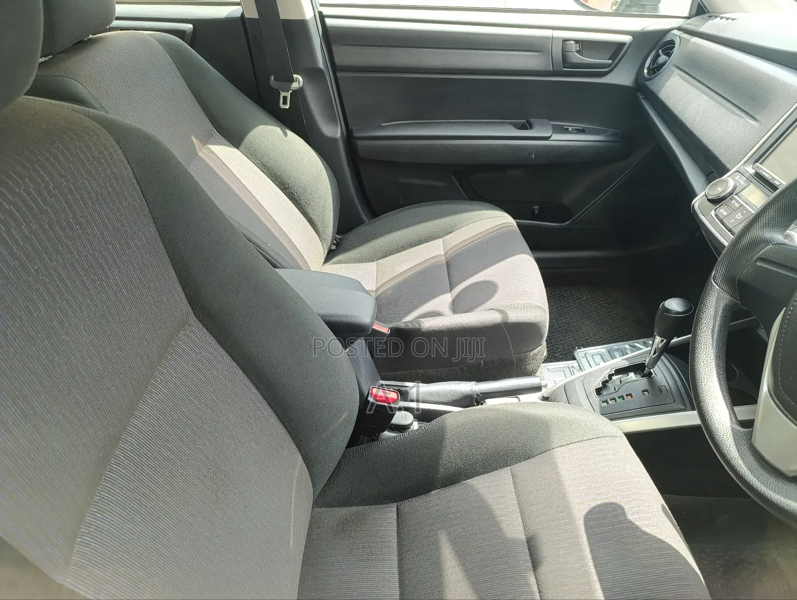 Toyota Corolla Fielder 1.5 Hybrid FWD 2018 Blue