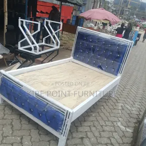 Morden 4by6 Blue Bed Available