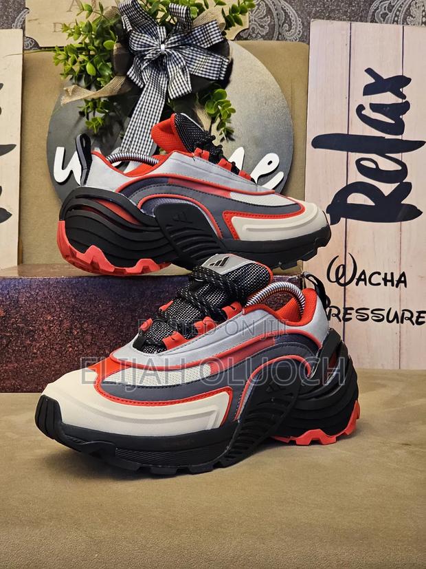 Adidas "Wonder Runner"White Silver Red
38_____45 - main view