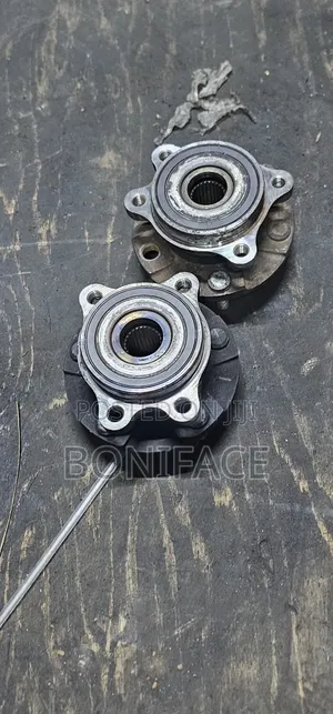 Toyota Auris Front Hubs Very Clean