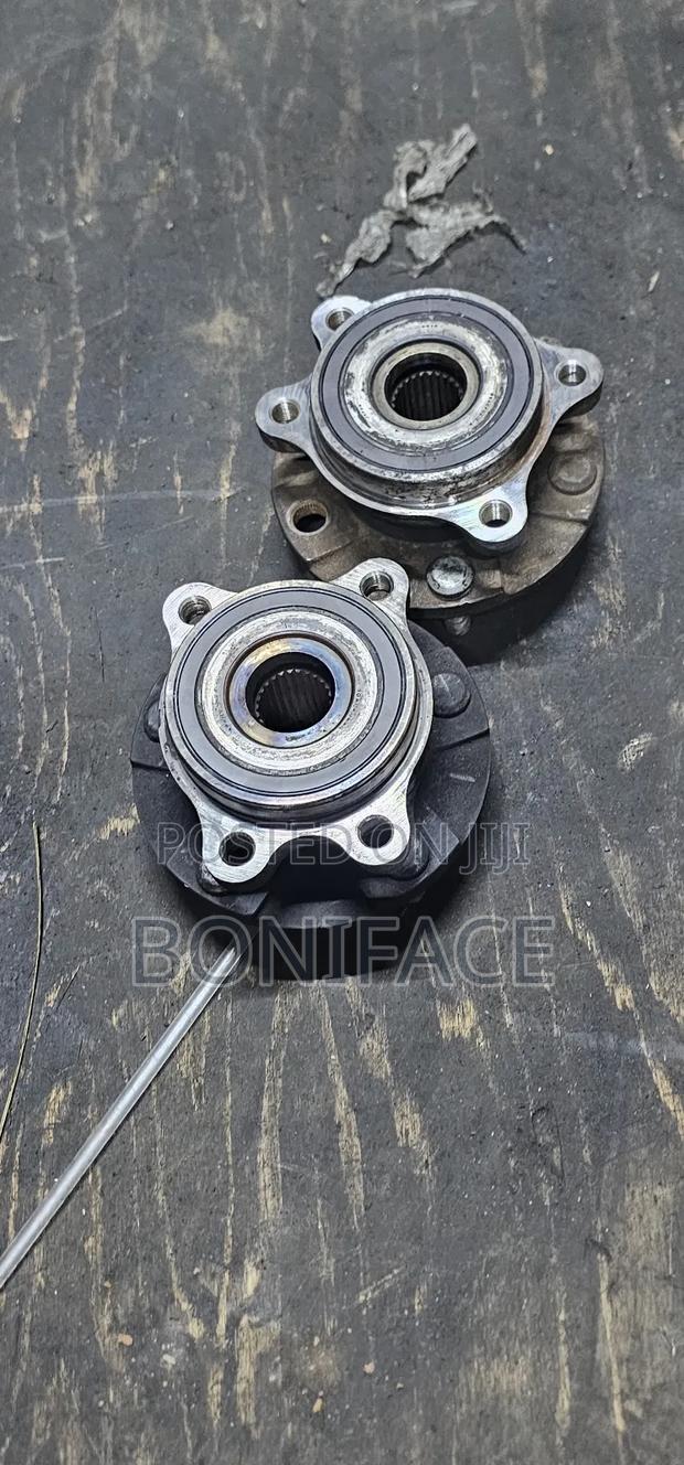 Toyota Auris Front Hubs Very Clean
