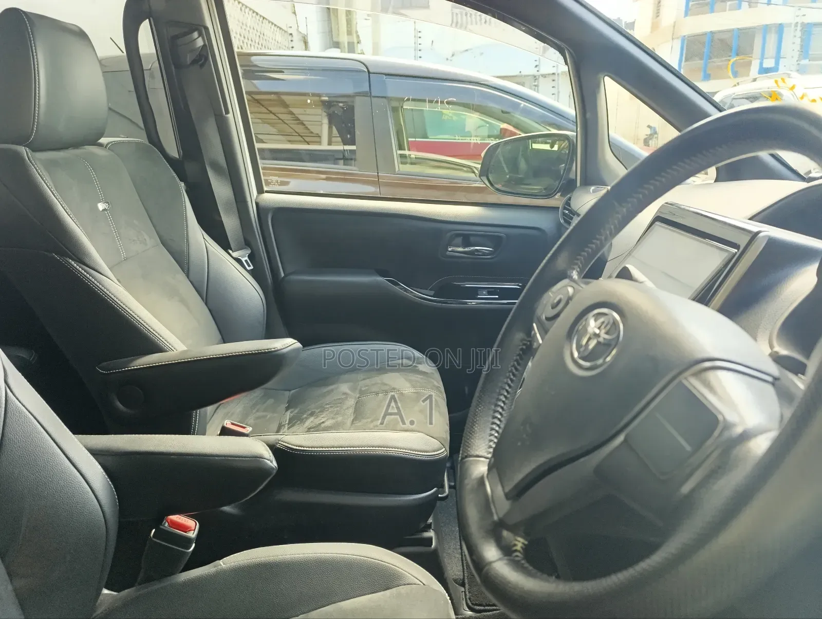 Toyota Voxy 2019 Pearl