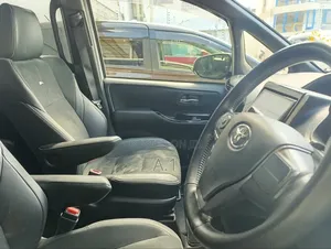 Toyota Voxy 2019 Pearl
