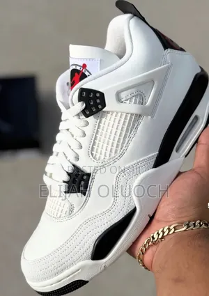 Air Jordan 4 “Flight Club “😎

Quality Leather