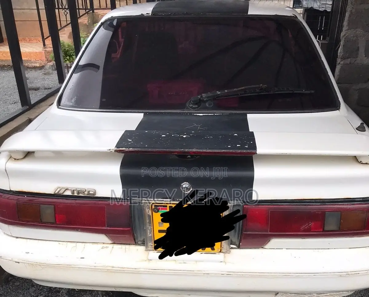 Toyota Corolla Sedan 1990 White