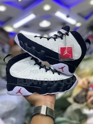 Jordan 9 Retro White Black Red 🔥🔥🐾

Quality 🫰🏿

Size 40-45