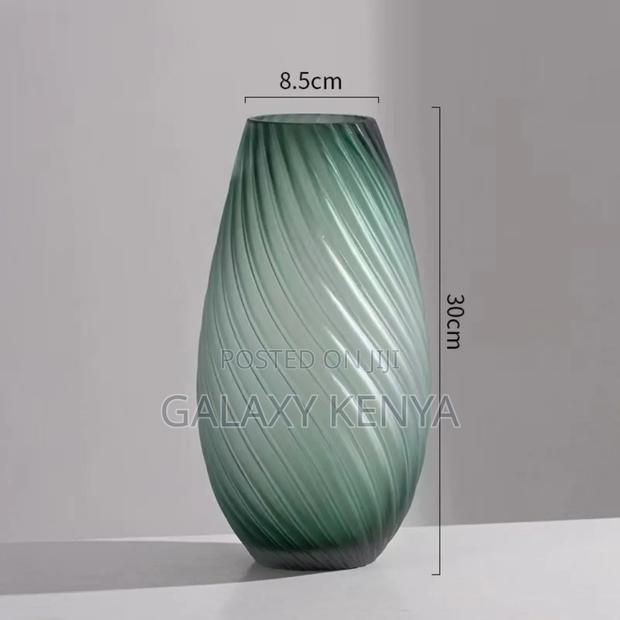 Nordic Glass Flower Vase - thumbnail 4