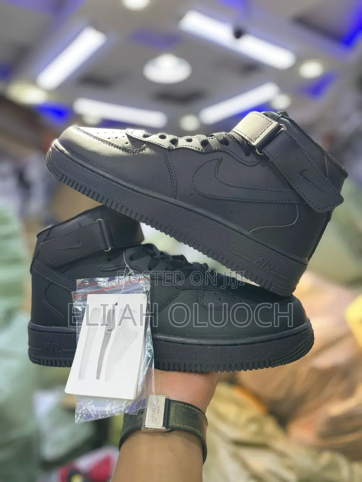 Airforce 1 High Top Black 🔥🔥

Pure Leather 🫰🏿

Size 39-45