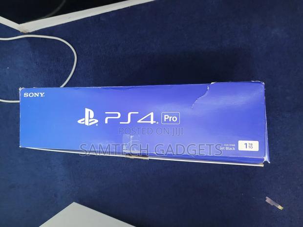 Playstation 4 Pro 1 Tb Used Console – 2 Dualshock Controllers - thumbnail 3