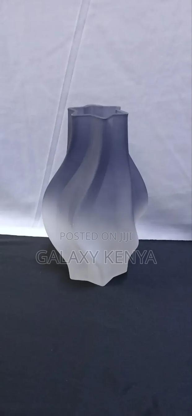 Medium Nordic Glass Flower Vase - thumbnail 2