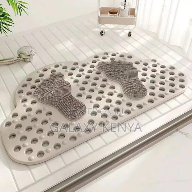 Cloud Shape Antislip Bathroom Mat - main view