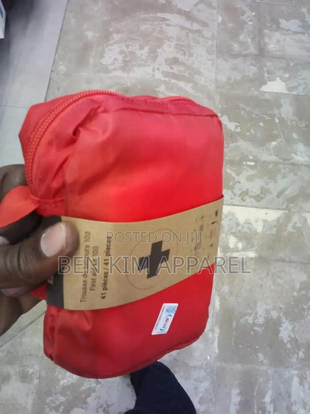 Basics 41 PCS First Aid Kit, Bandages and Small Treatment Wounds - thumbnail 5