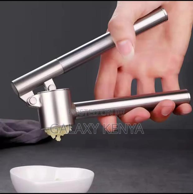 Stainless Steel Garlic Crusher - thumbnail 4