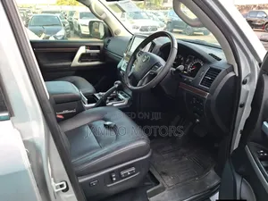 Toyota Land Cruiser 4.5 V8 TD 2020 Silver