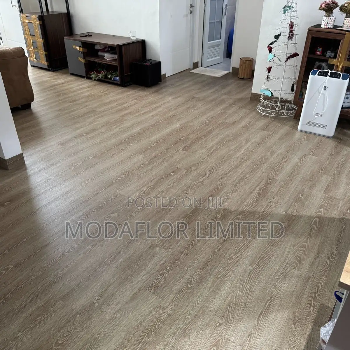 Scratch-Resistant SPC Flooring – Wooden Floor Tiles